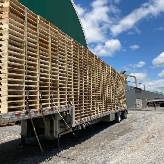 Why Working with a Local Pallet Company Matters